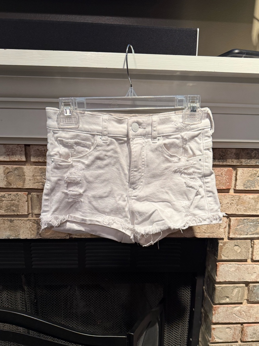 Express shortie stretch denim shorts, white, size 2, EUC
